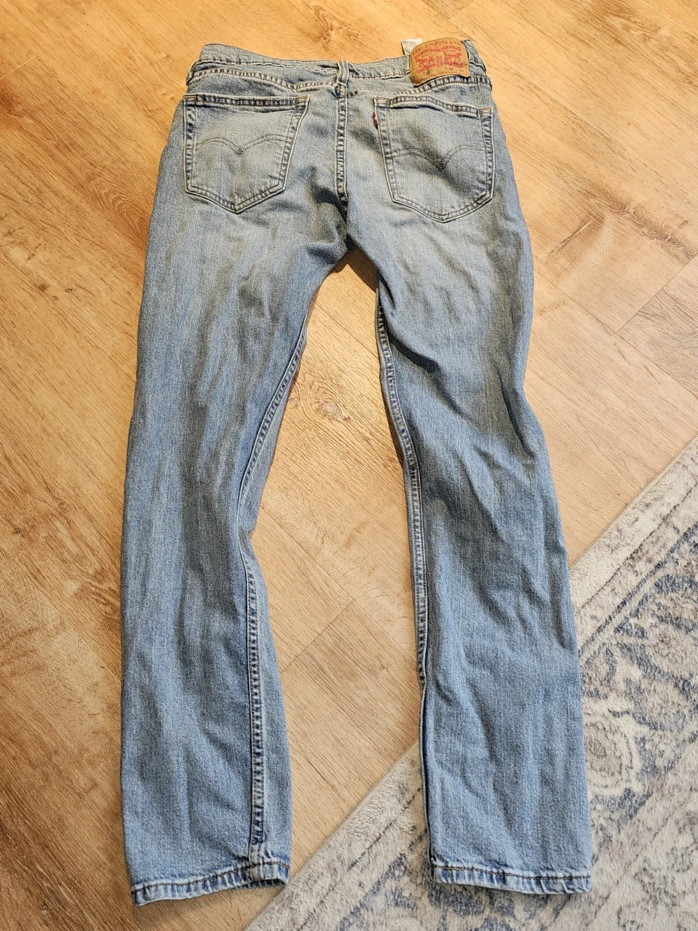 Levi's 510 Skinny Fit Men's Jeans in a light medium distressed wash Size 31x32